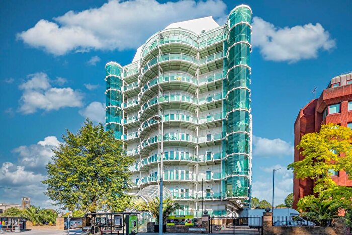 1 Bedroom Flat For Sale In Flat, Cavalier House, London, W5