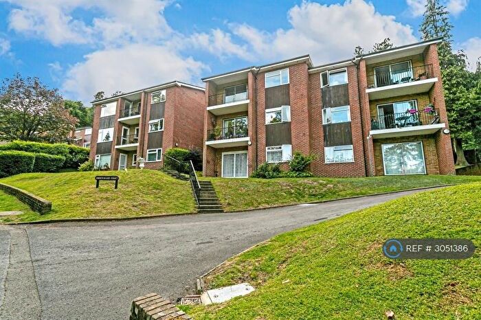 2 Bedroom Flat To Rent In Underwood Rd, Caterham, CR3