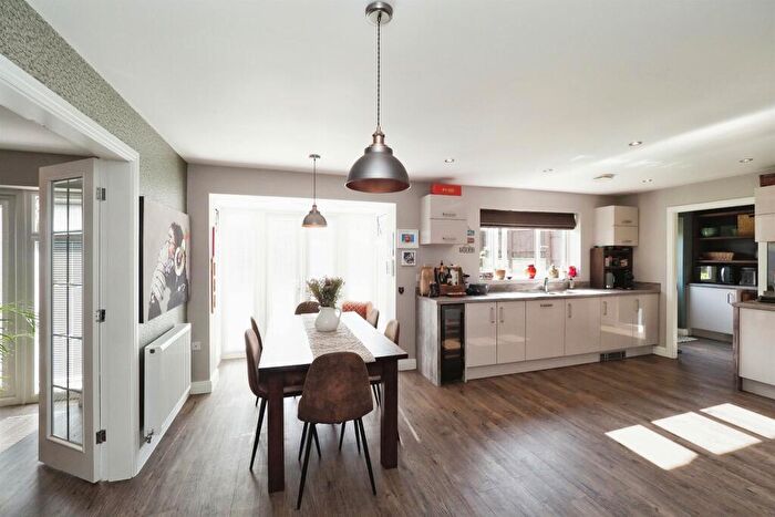 6 Bedroom Detached House For Sale In Goodwin Close, Crich, Matlock, DE4