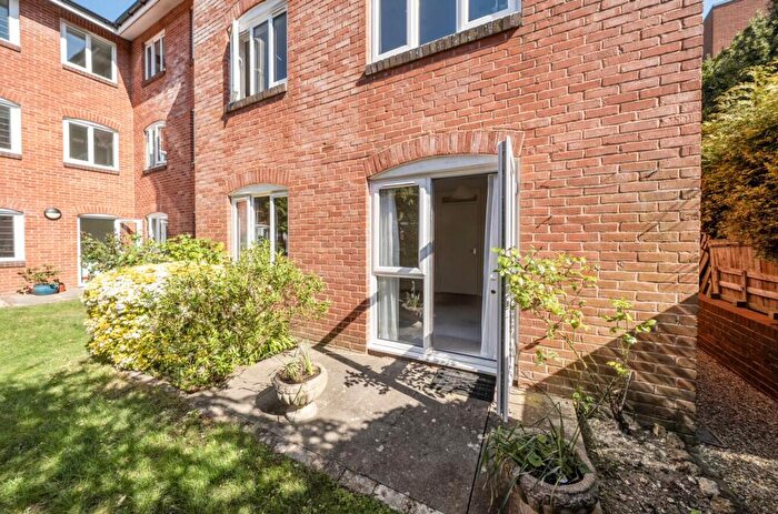 2 Bedroom Flat For Sale In Stockbridge Road, Heather Court Stockbridge Road, PO19