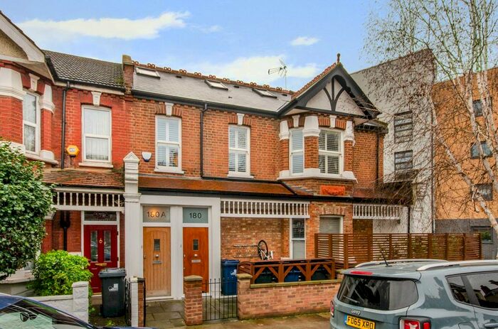 3 Bedroom Flat To Rent In Valetta Road, Acton, London, W3