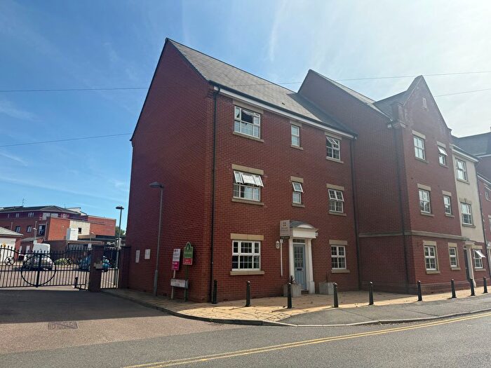 2 Bedroom Flat To Rent In Manor Gardens Close, Loughborough, LE11