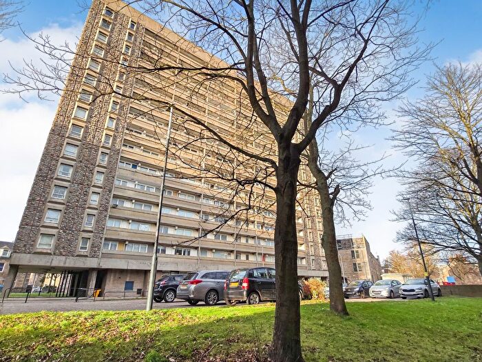 2 Bedroom Maisonette For Sale In Thistle Court, Aberdeen, AB10