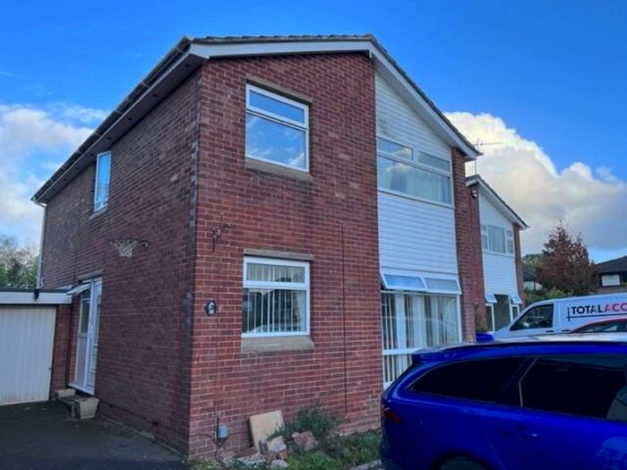 1 Bedroom House To Rent In Oakdale Court, Downend, BS16