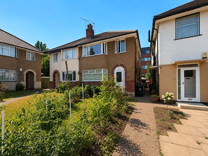2 Bedroom Maisonette To Rent In Connell Crescent, Ealing, London, W5