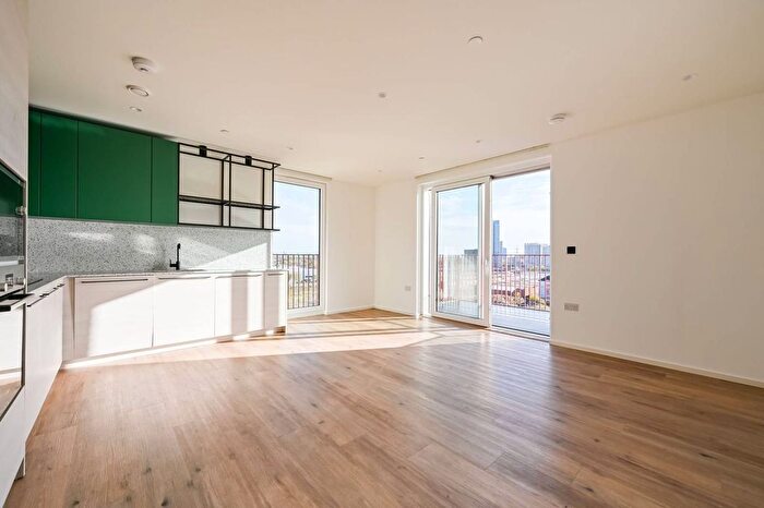 2 Bedroom Flat For Sale In Heron Wharf, Poplar, London, E14