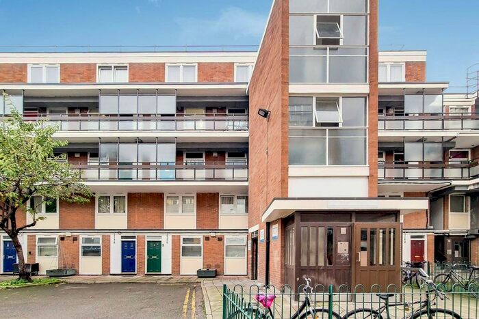 2 Bedroom Flat For Sale In Lant Street, Borough, London, SE1