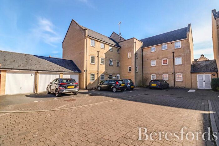 2 Bedroom Apartment For Sale In Nowell Close, Braintree, CM7