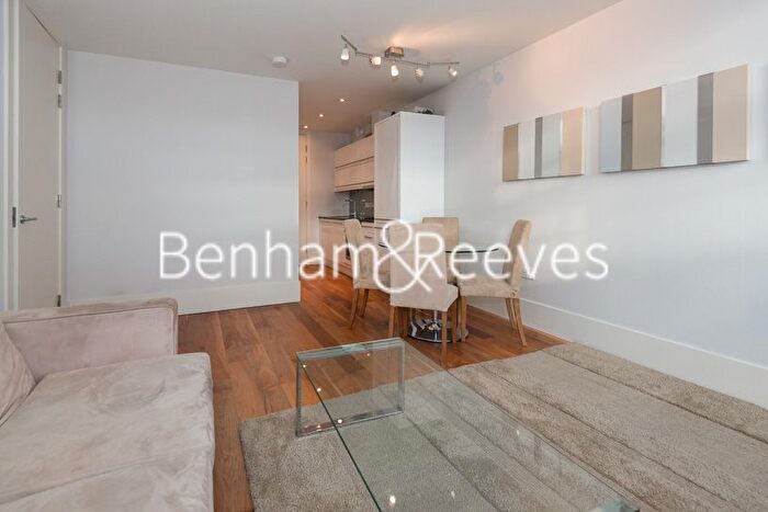 1 Bedroom Flat To Rent In Theobalds Road, Bloomsbury, WC1X