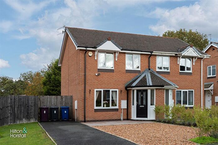 3 Bedroom Semi Detached House For Sale In High Close, Burnley, BB12