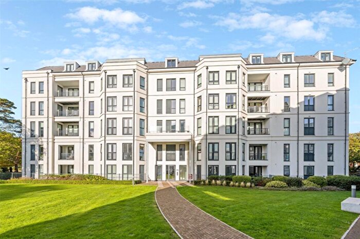 2 Bedroom Flat For Sale In West Cliff Road, Bournemouth, Dorset, BH2