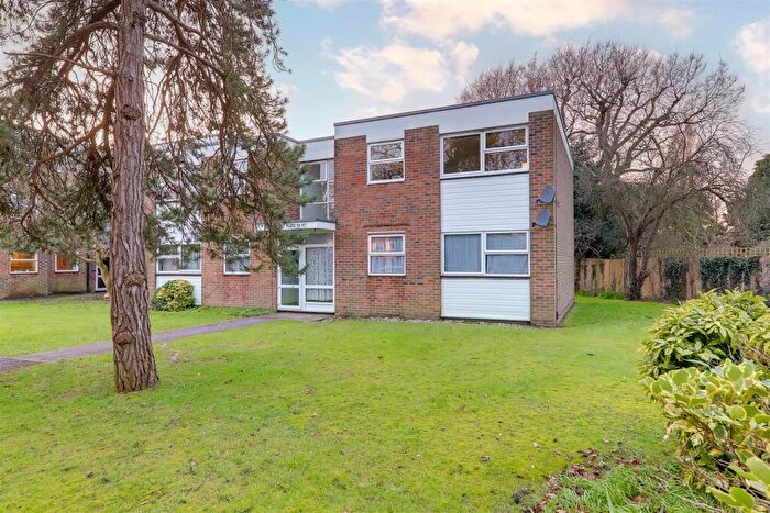 1 Bedroom Flat For Sale In Gorse Avenue, Worthing, BN14