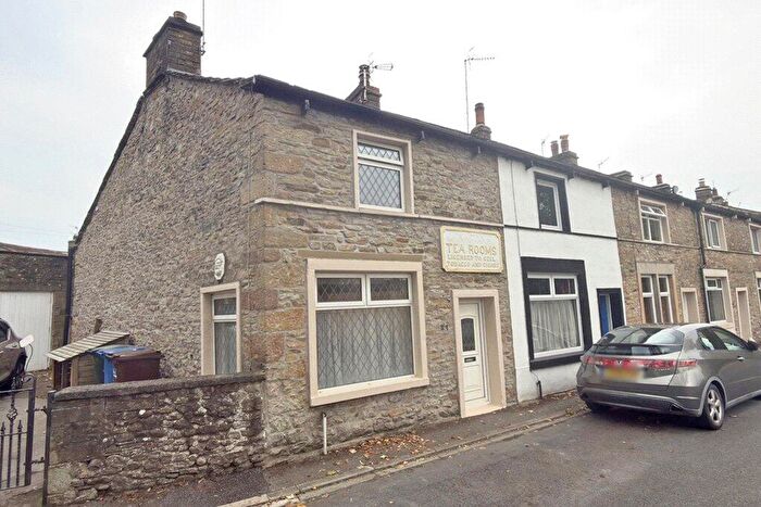 2 Bedroom End Of Terrace House For Sale In South Street, Gargrave, North Yorkshire, BD23