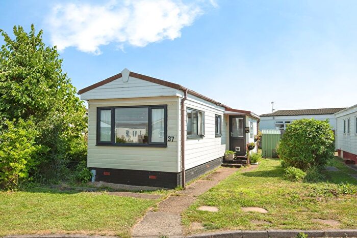 1 Bedroom Property For Sale In Three Star Park, Bedford Road, Lower Stondon, Henlow, SG16
