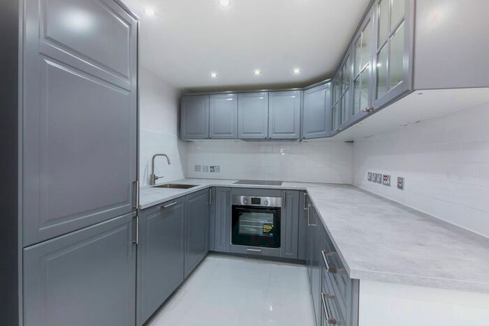 2 Bedroom Flat To Rent In Admiral Walk, Maida Vale, London, W9