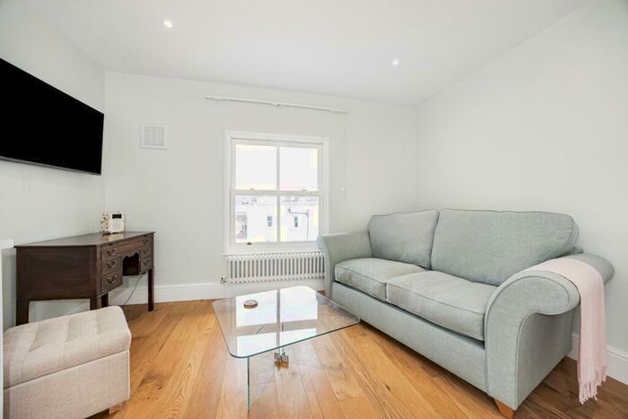 1 Bedroom Flat To Rent In St Pauls Court Yard, Deptford, SE8