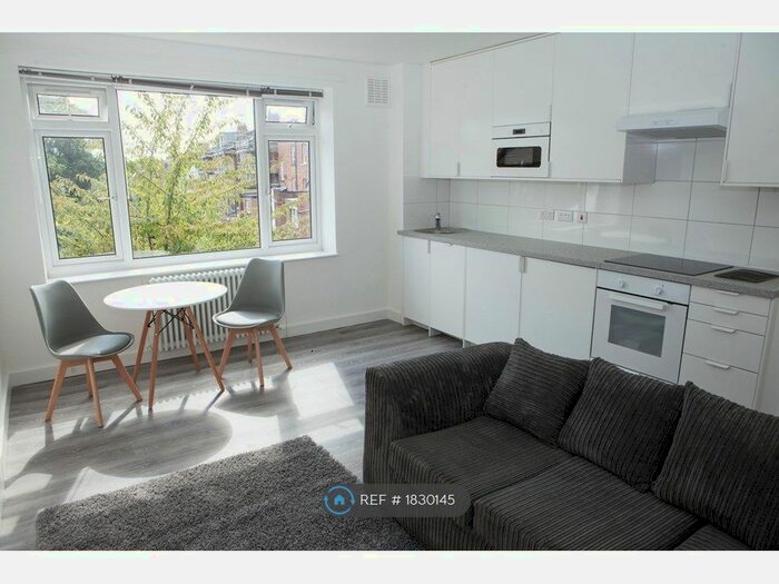 2 Bedroom Flat To Rent In Pamlion Court, London, N4