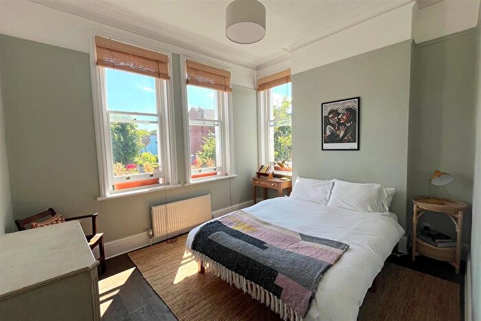 2 Bedroom Flat For Sale In Crouch Hall Road, N8