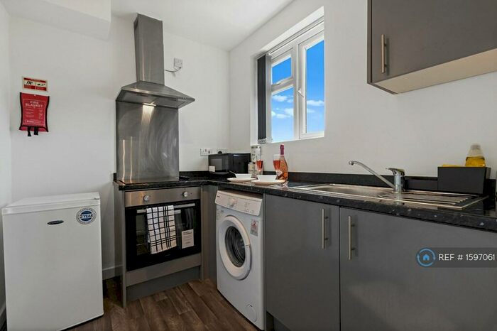 Studio To Rent In Regent Road, Leicester, LE1