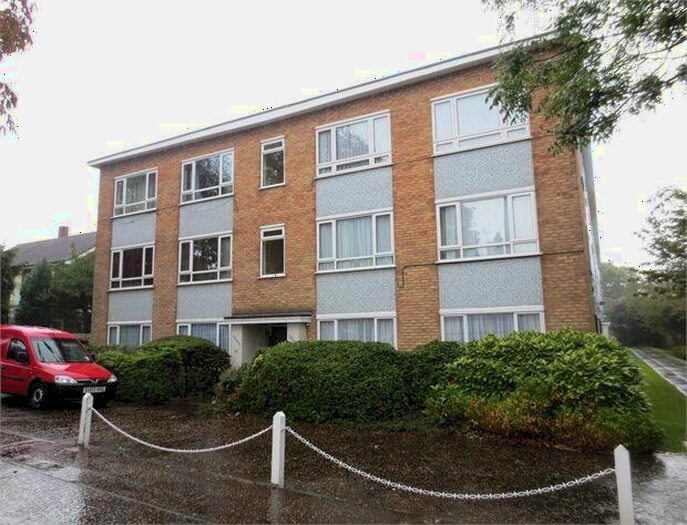 2 Bedroom Apartment To Rent In Grove Court, Southbourne Grove, Westcliff On Sea, SS0