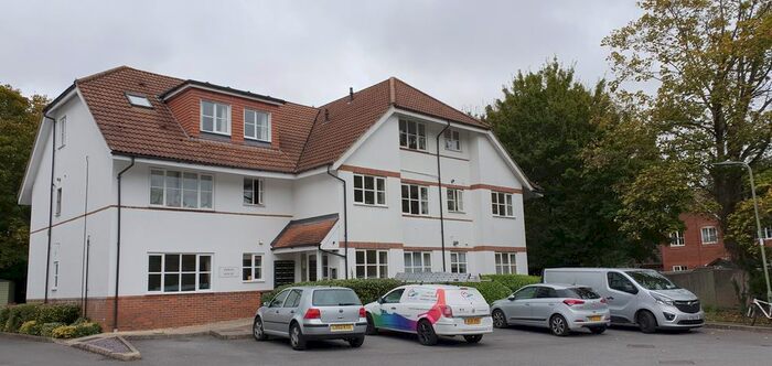 2 Bedroom Flat To Rent In Two Rivers Way, Newbury, RG14