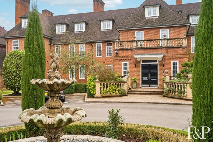 2 Bedroom Flat For Sale In Seven Hills Road, Iver, SL0