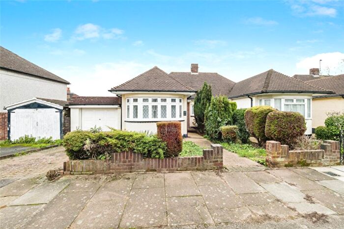 2 Bedroom Bungalow For Sale In Penhurst Road, Ilford, IG6
