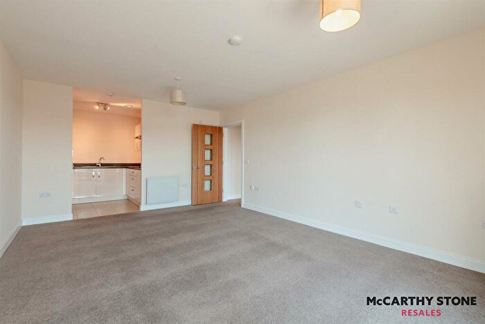 1 Bedroom Apartment For Sale In Viewpoint, Harbour Road, Gosport, PO12