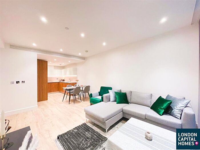 2 Bedroom Flat To Rent In Neroli House, Piazza Walk, London, E1