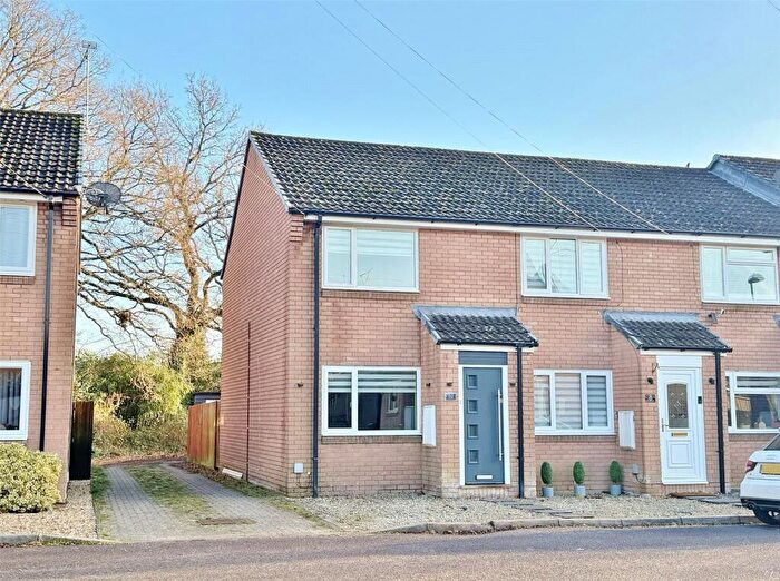 2 Bedroom End Of Terrace House For Sale In Mendip Close, Verwood, Dorset, BH31