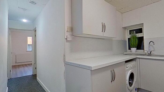 1 Bedroom Flat For Sale In Flat East Court, East Road, Tylerstown, Ferndale, Mid Glamorgan, CF43