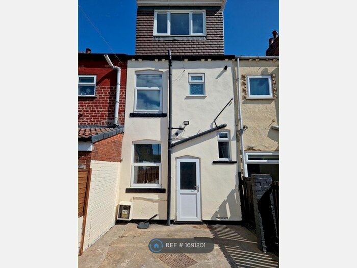 4 Bedroom Terraced House To Rent In Painthorpe Lane, Crigglestone, Wakefield, WF4