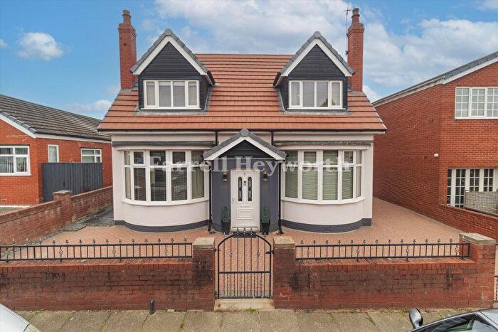 4 Bedroom Detached House For Sale In James Avenue, Blackpool, FY4