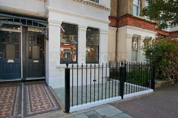 2 Bedroom Flat To Rent In Oakmead Road, Balham, SW12