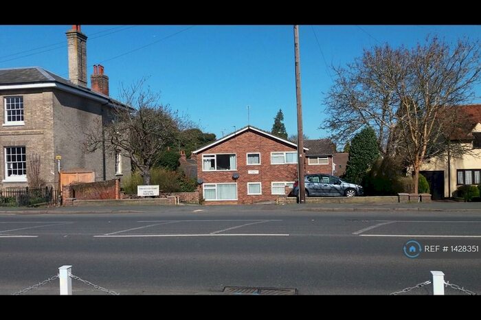 2 Bedroom Flat To Rent In Lexden Road, Colchester, CO3