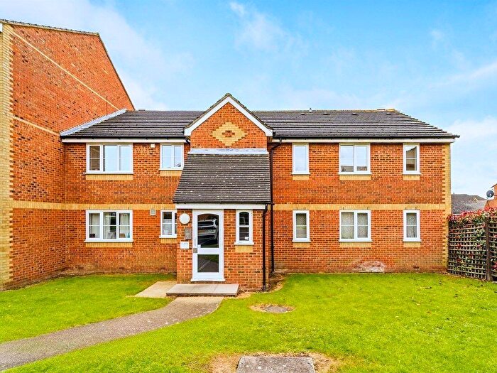 2 Bedroom Flat To Rent In Redford Close, Feltham, TW13