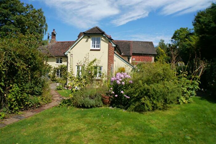 3 Bedroom Detached House To Rent In Redlynch, SP5