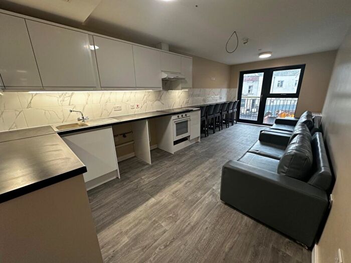 6 Bedroom Flat To Rent In Hepburn Road, Bristol, BS2