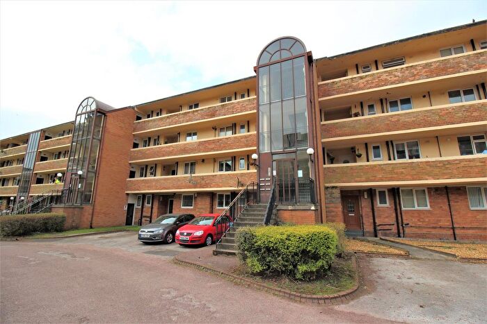 1 Bedroom Flat To Rent In Minster Court, Edge Hill, Liverpool, L7