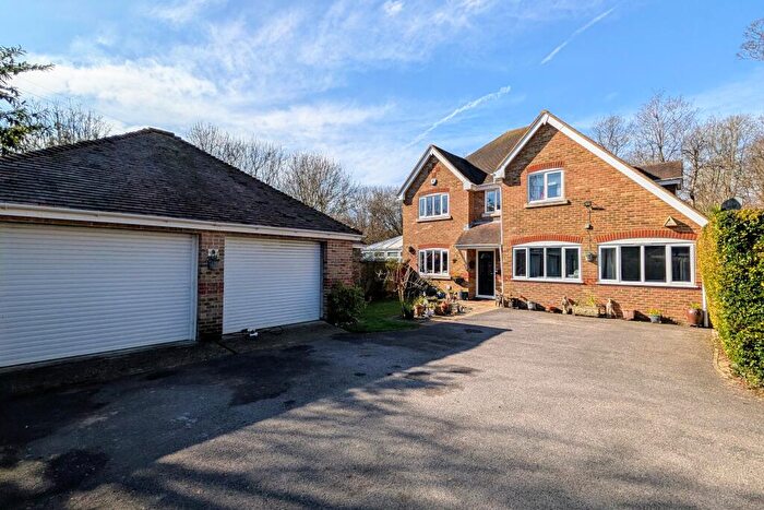5 Bedroom Detached House For Sale In Peacock Close, Fareham, PO16