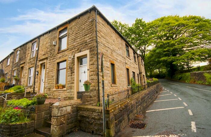 3 Bedroom End Of Terrace House For Sale In Whins Lane, Simonstone, Burnley, BB12