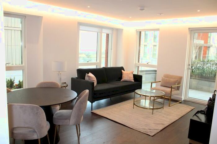 2 Bedroom Flat To Rent In Lexington Gardens (Nine Elms), Malthouse Road (Ponton Road), SW8