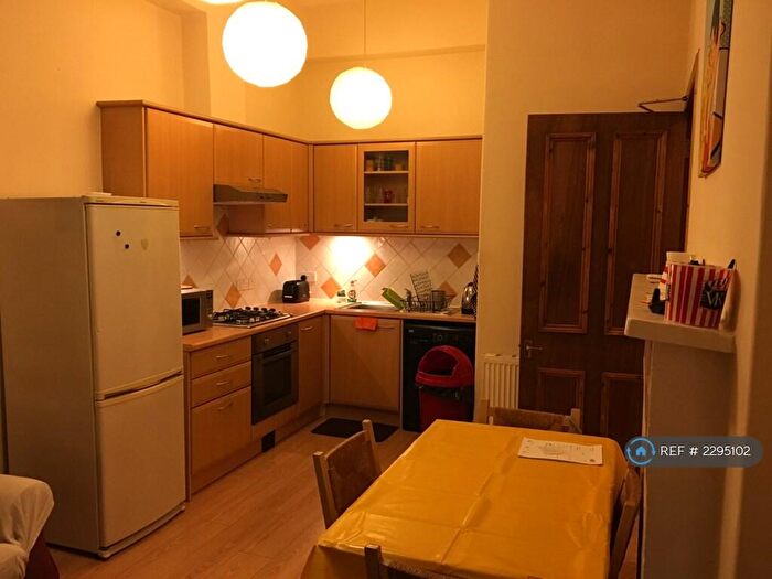 2 Bedroom Flat To Rent In Leith Walk, Edinburgh, EH6