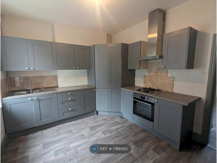 2 Bedroom Terraced House To Rent In Healey Wood Road, Burnley, BB11