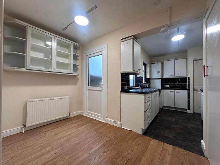 3 Bedroom Terraced House To Rent In Corporation Road, Gillingham, ME7