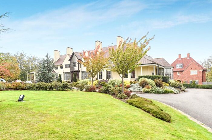 2 Bedroom Apartment For Sale In Maryland, Woburn, Bedfordshire, MK17