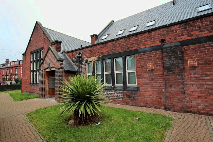 2 Bedroom Flat To Rent In Armley Lodge Road, Armley, Leeds, LS12