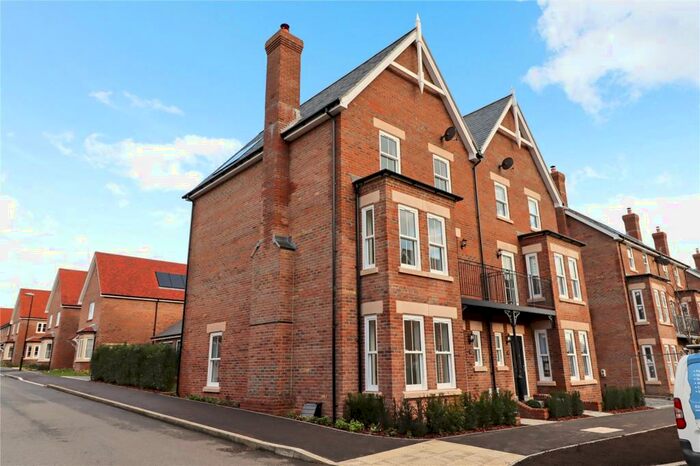 5 Bedroom Semi-Detached House To Rent In Wyvern Way, Burgess Hill, West Sussex, RH15