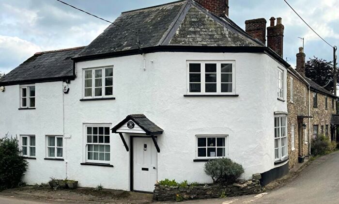 3 Bedroom Character Property For Sale In Hampton Lane, Whitford, Axminster, EX13