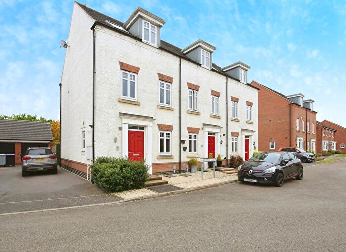 3 Bedroom End Of Terrace House For Sale In Warwick Close, Bourne, PE10